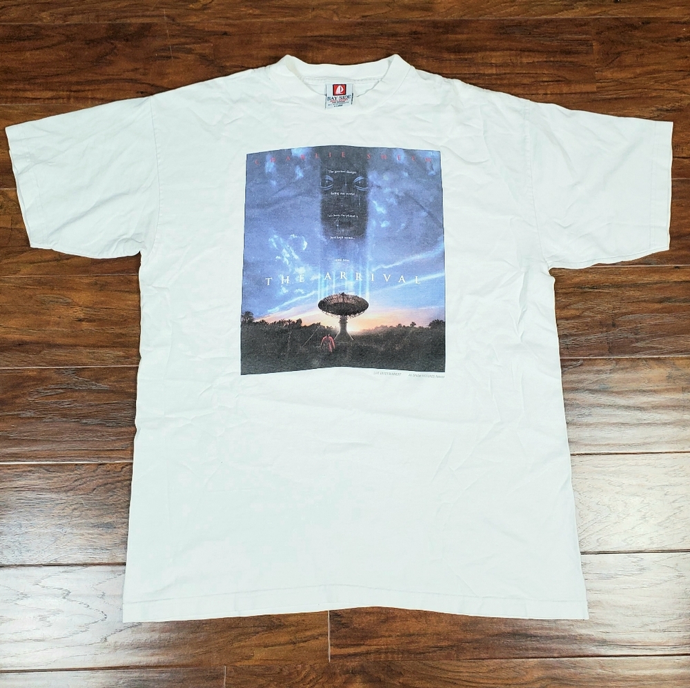 Vintage Size XL Creme Graphic T-shirt The Arrival
